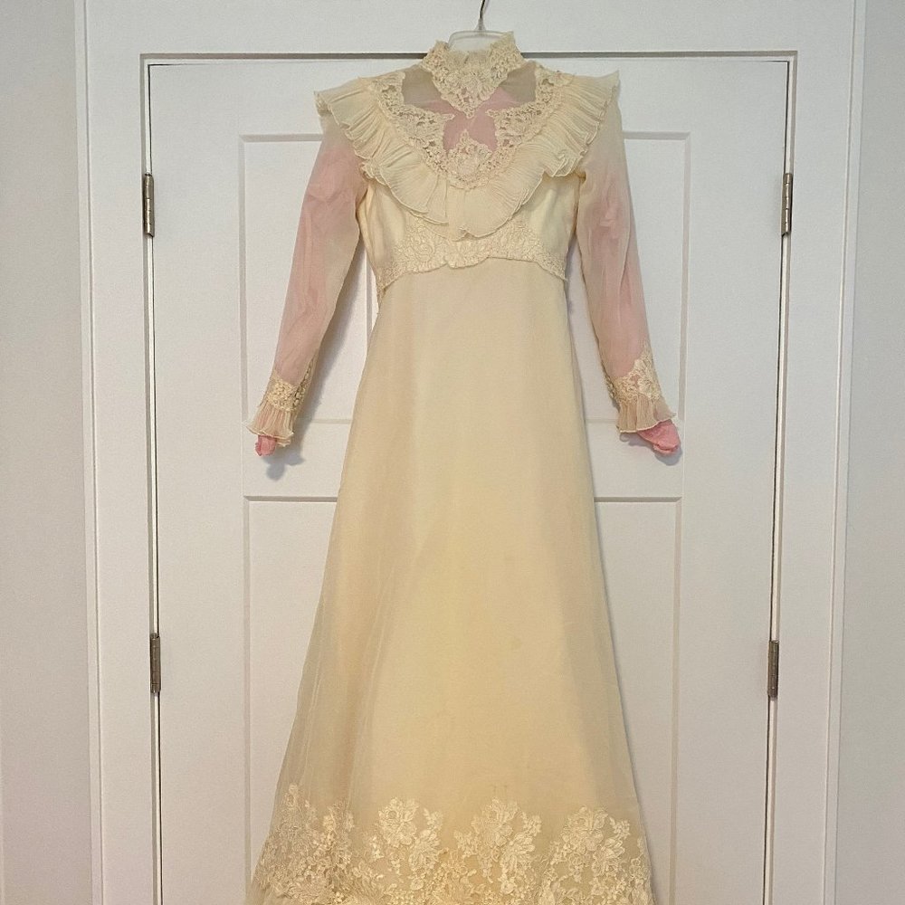 1970s Vintage Wedding Dress